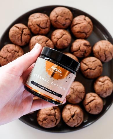 Leckere 'Gute Laune' Kekse mit Natalia Botanicals Eternal Optimist Adaptogen Blend